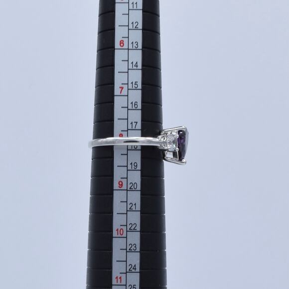 NWOT Fragrant Jewels Purple Heart Multi-Stone Ring Size 8 US - Picture 5 of 5